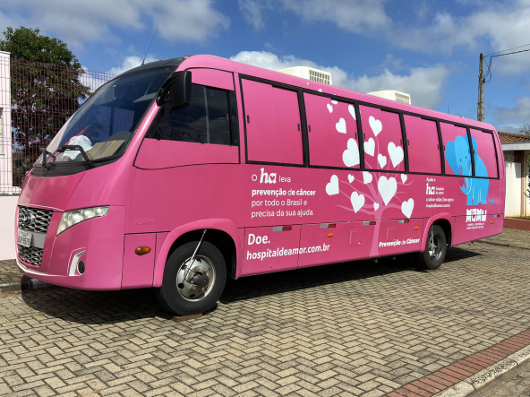 Micro-ônibus do Hospital de Amor de Barretos atende população de Ibaté