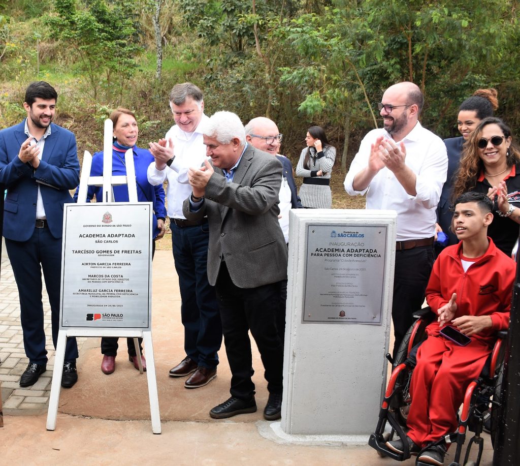 PREFEITURA INAUGURA PRAÇA E ACADEMIA ADAPTADA NA REGIÃO DO SESC