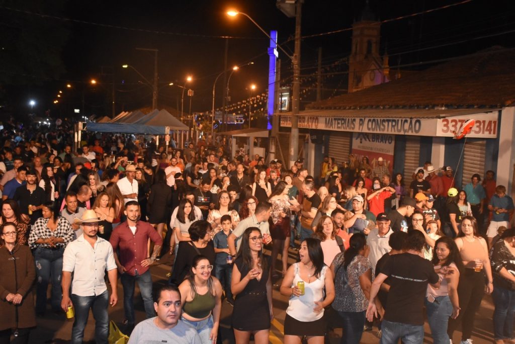 SÃO ROQUE FEST CONTINUA NESTE FIM DE SEMANA EM ÁGUA VERMELHA