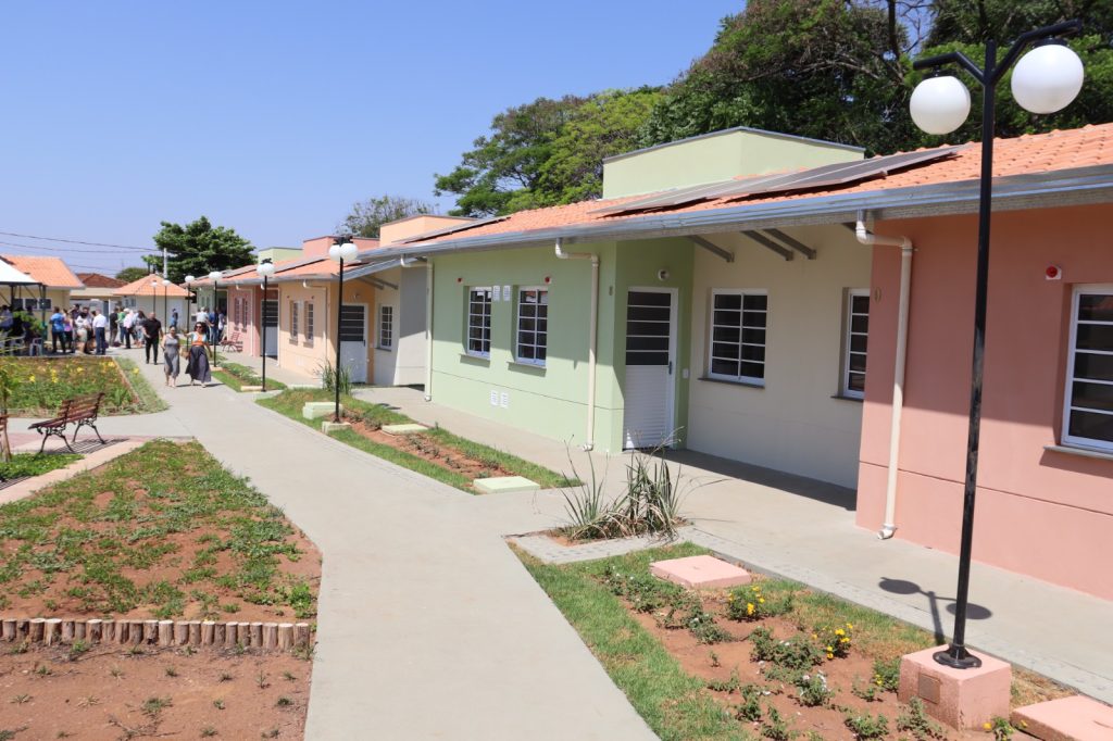 GOVERNO DO ESTADO E PREFEITURA INAUGURAM CONDOMÍNIO RESIDENCIAL PARA IDOSOS