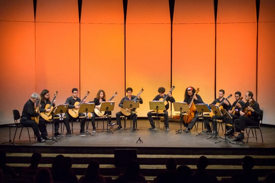 CAMERATA DE VIOLÕES DO CONSERVATÓRIO DE TATUÍ FAZ CONCERTO GRATUITO EM SÃO CARLOS