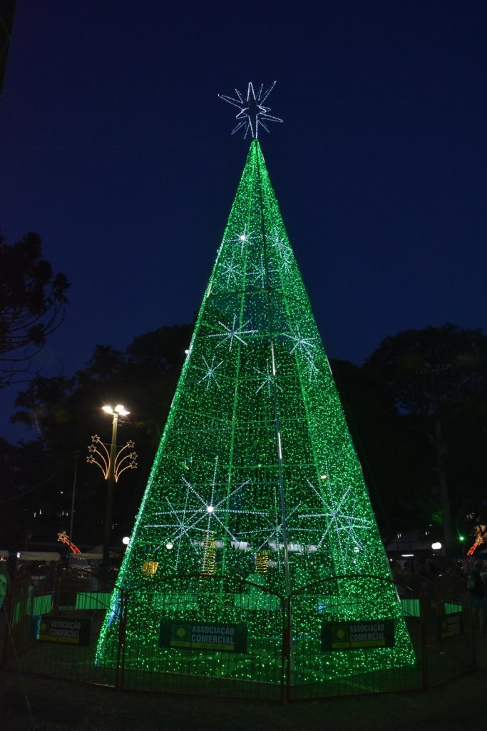 LUZES DE NATAL JÁ ENFEITAM SÃO CARLOS