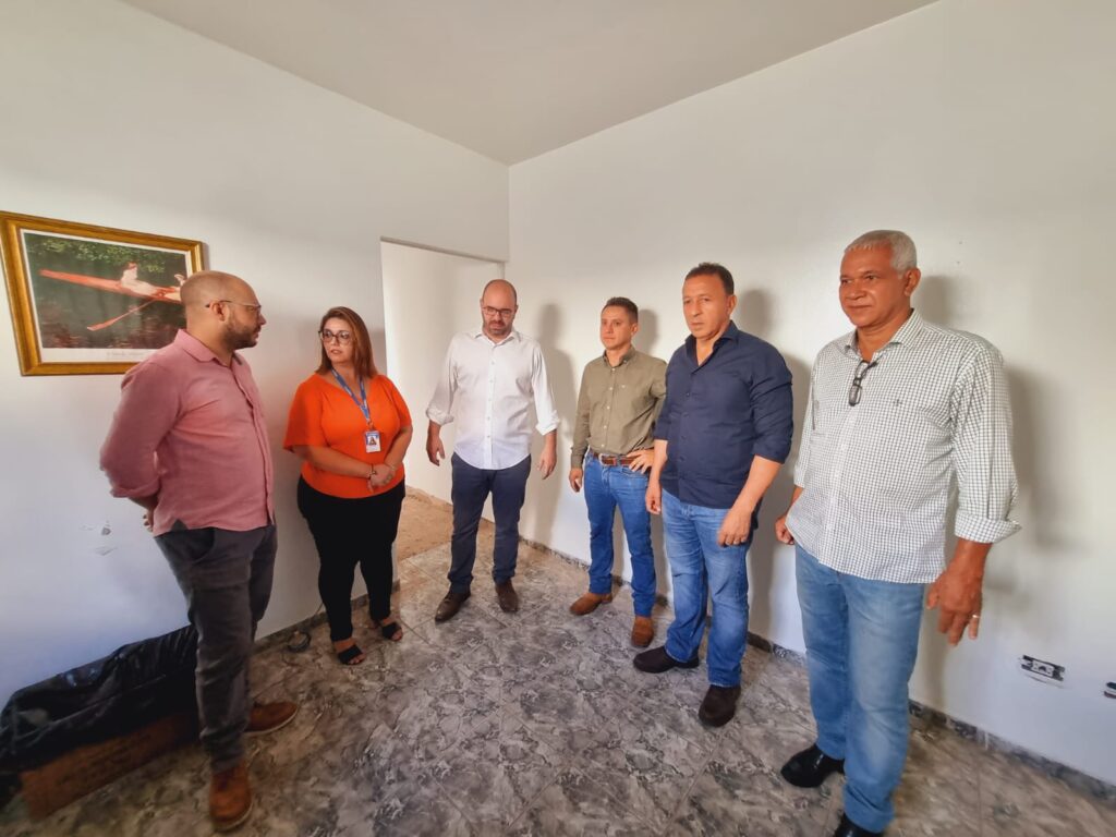 PREFEITURA INICIOU REFORMA DAS UNIDADES DE SAÚDE DA FAMÍLIA DO PRESIDENTE COLLOR E DO ARACY