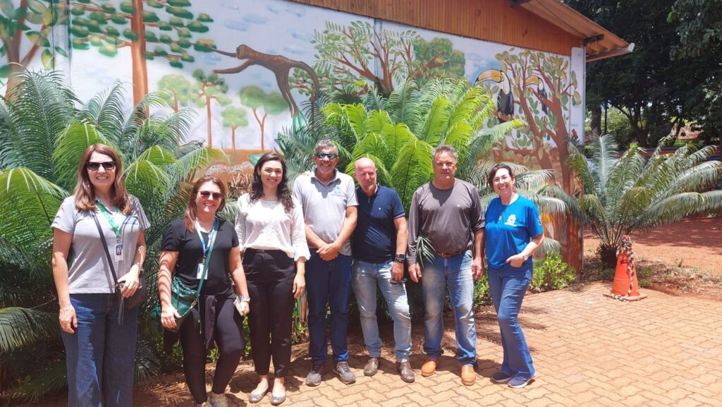 EQUIPE TÉCNICA DA SECRETARIA DA PESSOA COM DEFICIÊNCIA VISITA PROJETO ESCOLA DA FLORESTA