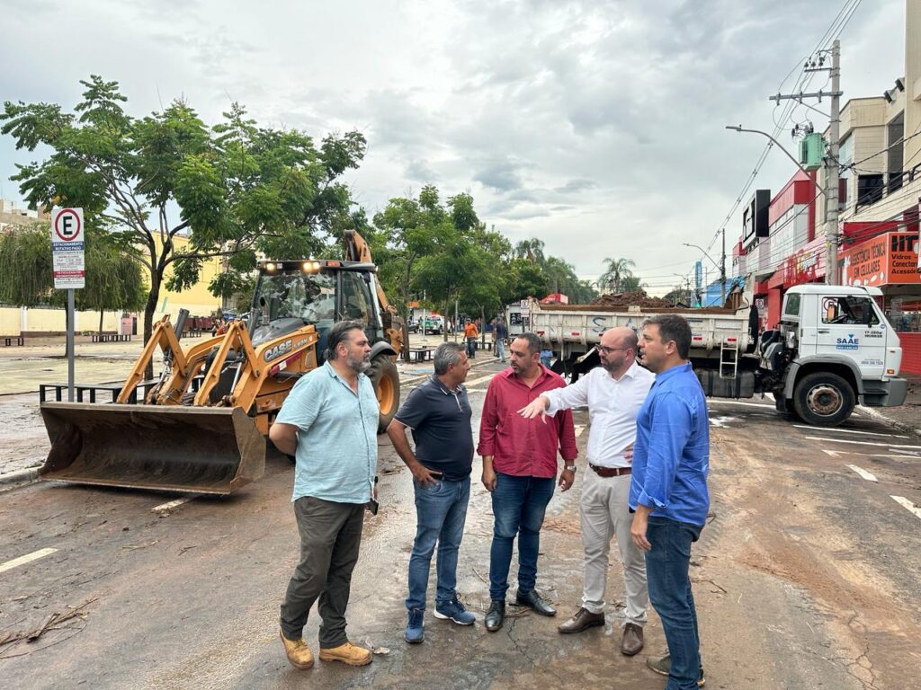 SÃO CARLOS É ATINGIDA POR MAIS DE 70 MILÍMETROS DE CHUVA EM 15 MINUTOS