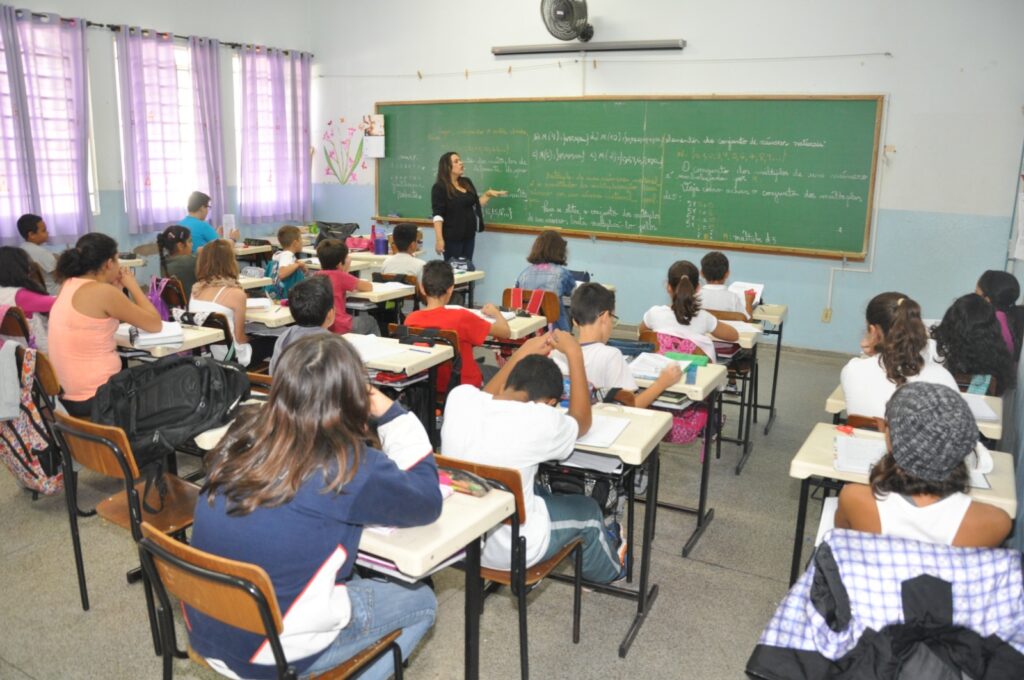 PREFEITURA CONTRATA MAIS PROFESSORES PARA A REDE MUNICIPAL DE ENSINO