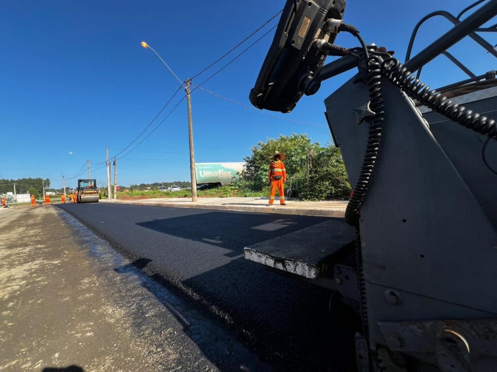 TUTOYA DO VALE RECEBE PAVIMENTAÇÃO E OBRAS DE INFRAESTRUTURA URBANA