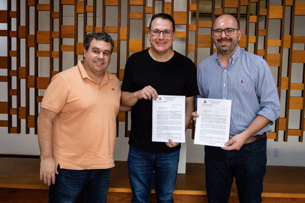 PREFEITO NETTO DONATO RECEBE DEPUTADO RAFA ZIMBALDI QUE DESTINA R$ 1 MILHÃO PARA A ÁREA DA SAÚDE