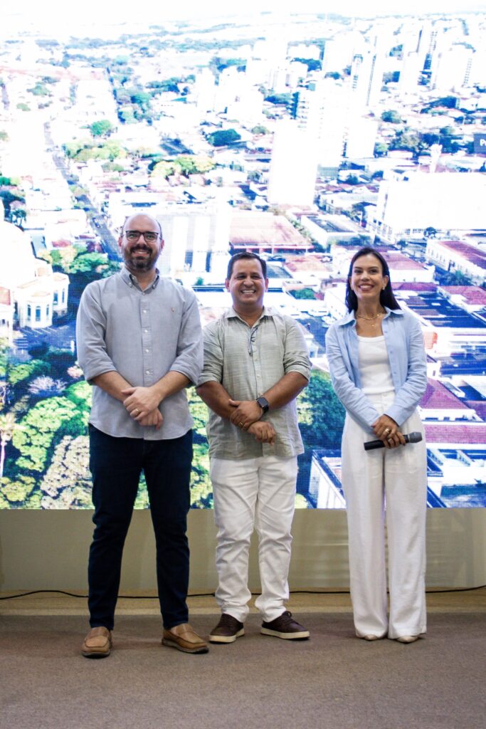 TRÊS ESCOLAS MUNICIPAIS DE SÃO CARLOS CONQUISTAM PRÊMIO POR EXCELÊNCIA NA EDUCAÇÃO	PDF	Imprimir	E-mail