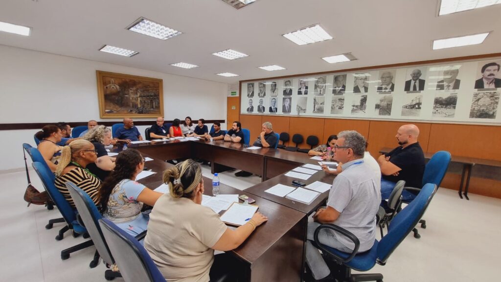 PREFEITURA FAZ PROPOSTAS DE R$ 6,56% DE REAJUSTE AO FUNCIONALISMO