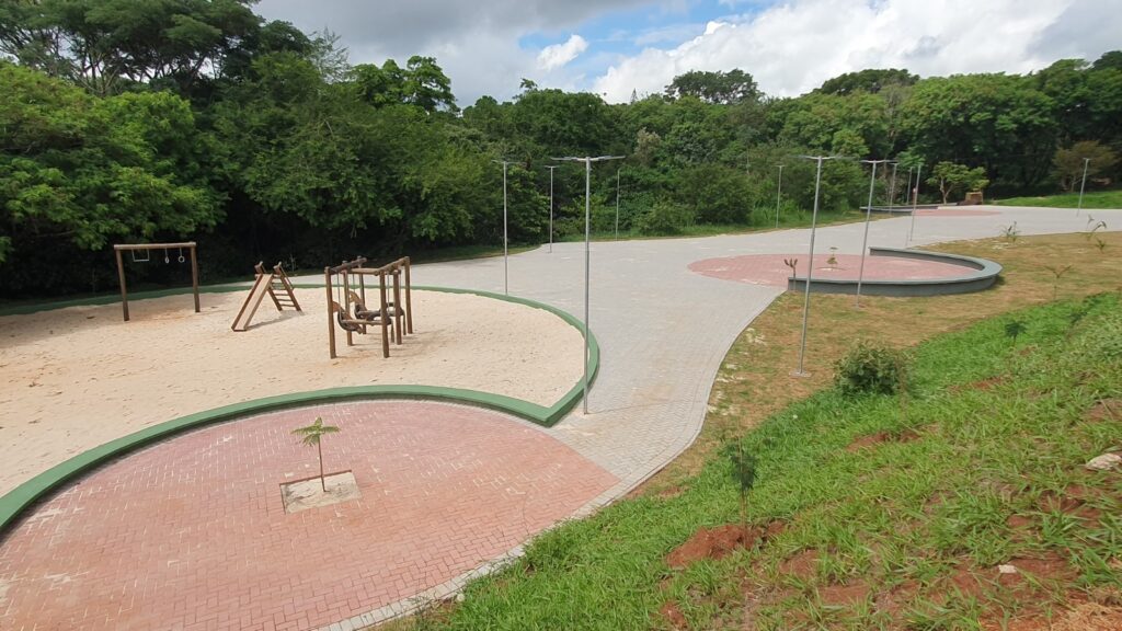 NETTO DONATO INAUGURA PRAÇA DA ACISC EM HOMENAGEM A LUIZ PAULILLO FILHO