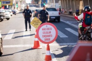 PREFEITURA LANÇA CAMPANHA “MAIO AMARELO” COM BLITZ EDUCATIVA