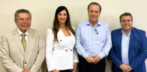 LEANDRO PILHA SE REÚNE COM SECRETÁRIO ESTADUAL E DEPUTADO EM BUSCA DE MELHORIAS PARA A SAÚDE DE SÃO CARLOS