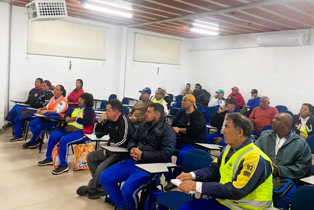 DE VOLTA À SALA DE AULA: SÃO CARLOS AVANÇA NA ALFABETIZAÇÃO DE JOVENS E ADULTOS