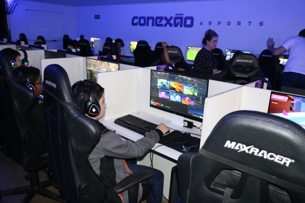 LAN HOUSE ITINERANTE SEGUE NO PARQUE DO BICÃO ATÉ 29 DE JULHO COM ACESSO GRATUITO