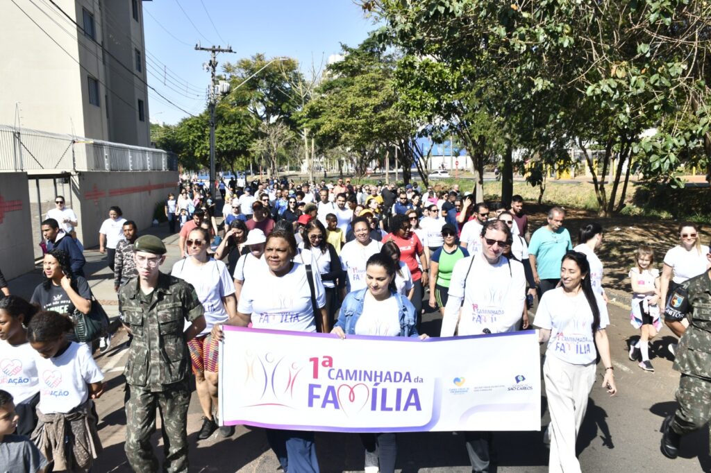 NETTO DONATO PARTICIPA DA 1ª CAMINHADA DAS FAMÍLIAS E REFORÇA A CONSTRUÇÃO DE UMA CIDADE MAIS UNIDA