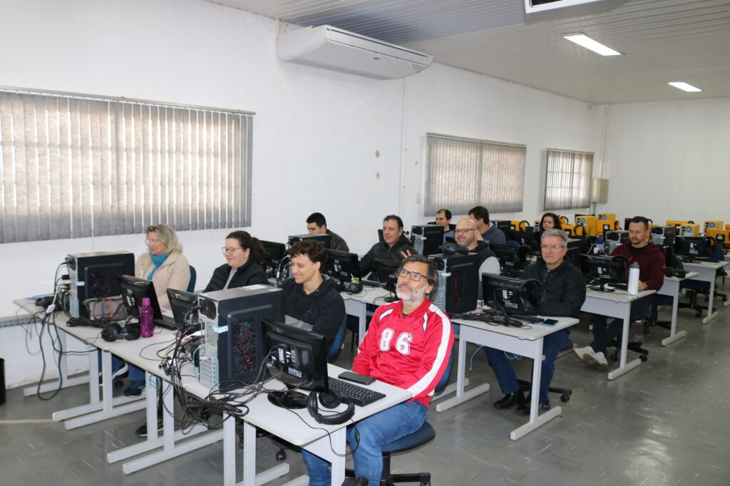 PREFEITURA CAPACITA ENGENHEIROS PARA GESTÃO DIGITAL DE OBRAS PÚBLICAS