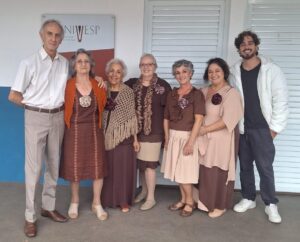 TRUPE CRI CRI APRESENTA ESPETÁCULO INSPIRADO EM CORA CORALINA NO TEATRO MUNICIPAL