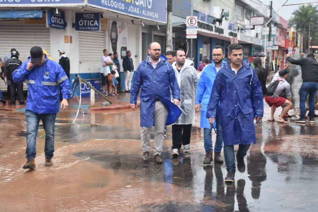 PREFEITURA DETALHA O USO DOS RECURSOS PARA AS OBRAS DE COMBATE ÀS ENCHENTES