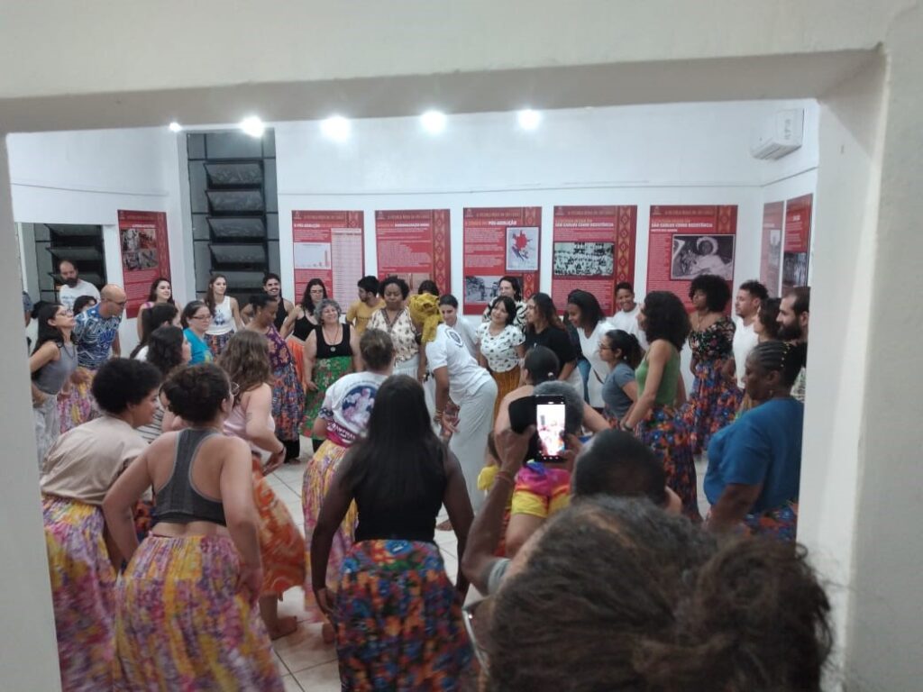 OFICINA DE MARACATU MOVIMENTA O CENTRO CULTURAL AFRO BRASILEIRO COM MÚSICA, DANÇA E TRADIÇÃO