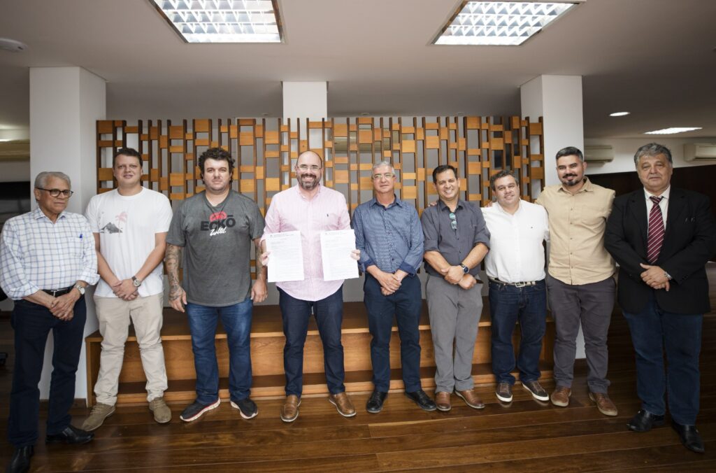 PREFEITURA DE SÃO CARLOS ASSINA ORDENS DE SERVIÇO PARA CONSTRUÇÃO DE DUAS NOVAS UNIDADES DE SAÚDE DA FAMÍLIA