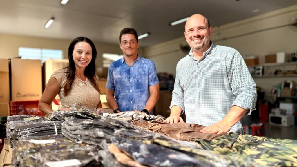 RECEITA FEDERAL DOA 3 MIL CALÇAS JEANS AO FUNDO SOCIAL DE SOLIDARIEDADE