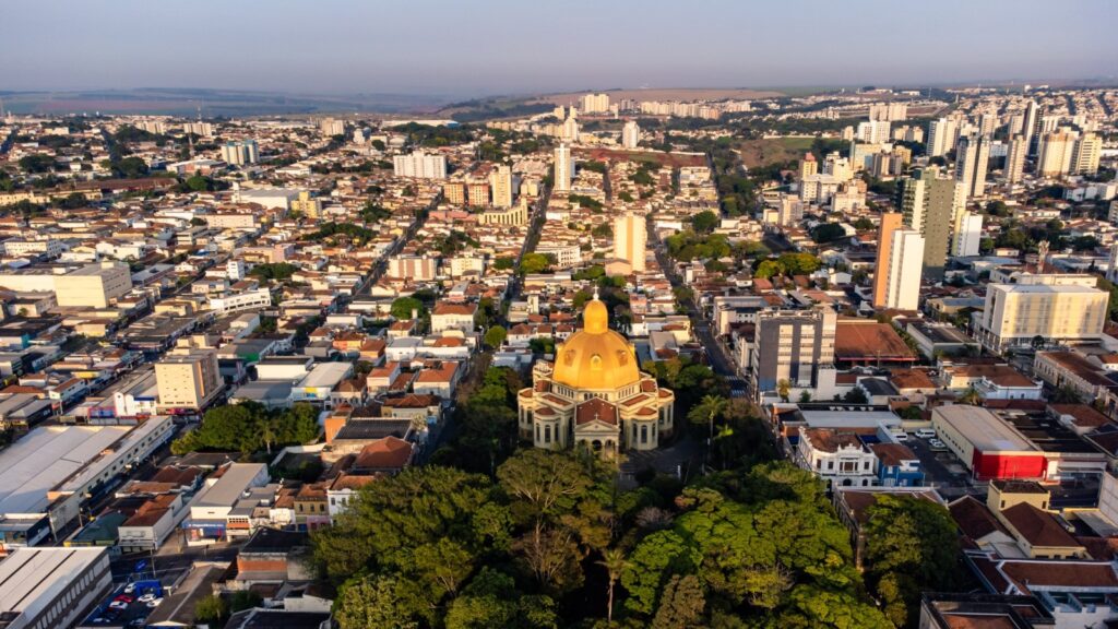 SÃO CARLOS COMEMORA SALDO POSITIVO DE EMPREGOS EM 2025