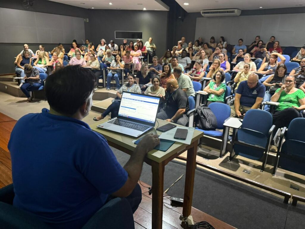 SECRETARIA DE SAÚDE CAPACITA 105 SERVIDORES PARA APRIMORAR GESTÃO DE ESTOQUE NAS UNIDADES