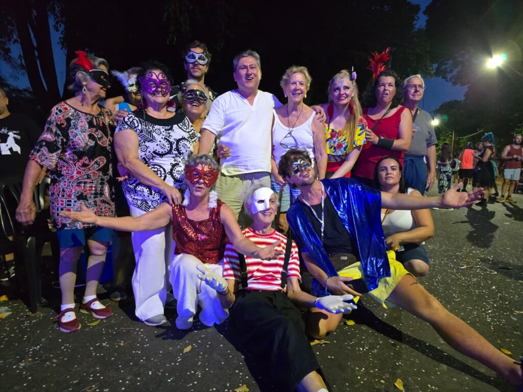 REGINA DIAS E TRUPE CRI CRI RESGATAM TRADIÇÃO DAS MARCHINHAS NO PARQUE DO BICÃO