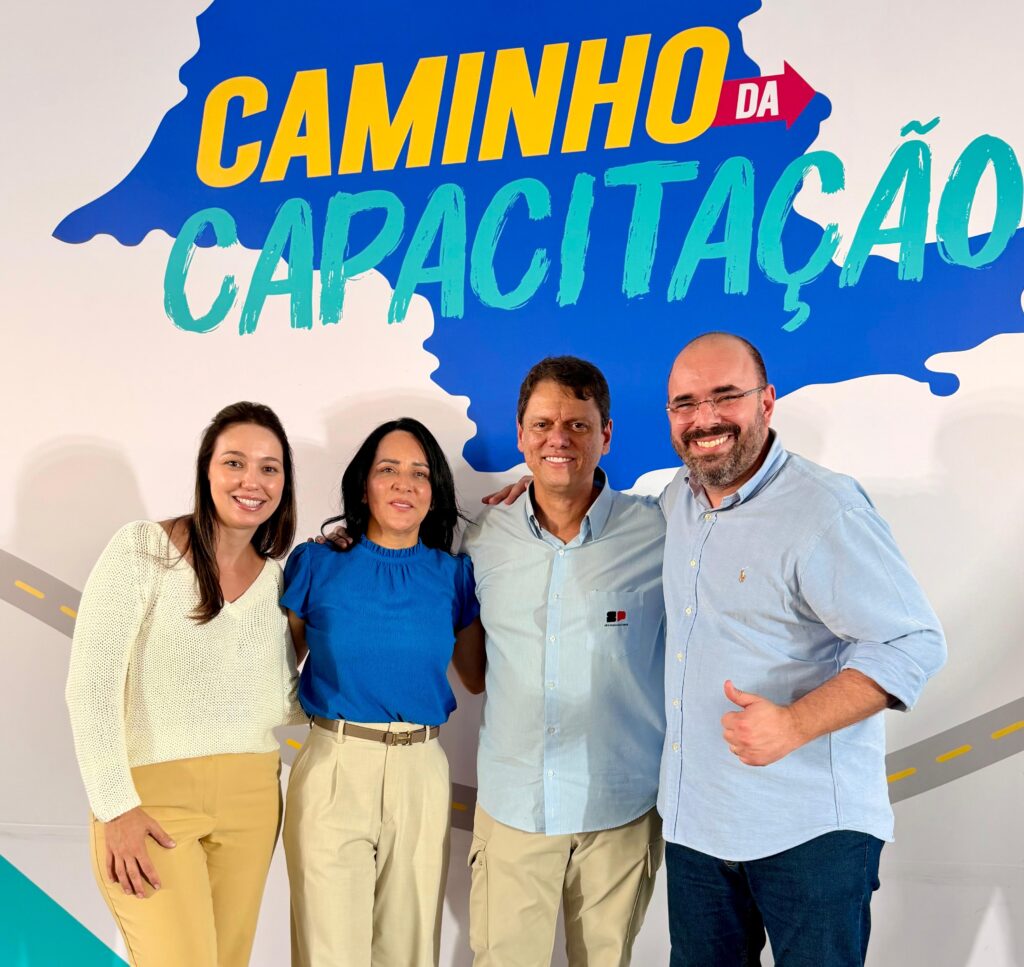 TARCÍSIO REAFIRMA APOIO A OBRAS CONTRA ENCHENTES EM SÃO CARLOS DURANTE FORMATURA DO CAMINHO DA CAPACITAÇÃO