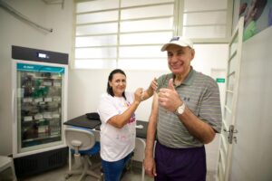 SÃO CARLOS APLICA QUASE 3 MIL DOSES NO DIA D DA VACINAÇÃO CONTRA A GRIPE