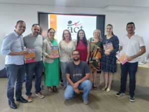 SERVIDORES MUNICIPAIS PARTICIPAM DE CAPACITAÇÃO PARA IMPLEMENTAÇÃO DE PROGRAMA DE PREVENÇÃO À VIOLÊNCIA NAS ESCOLAS
