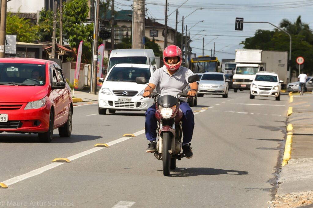 PIT STOP DA SEGURANÇA PROMOVE ORIENTAÇÃO A MOTOCICLISTAS NO DIA 22 DE ABRIL