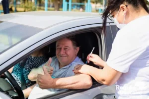 Drive-thru de vacinação contra a gripe aplica 354 doses em São Carlos